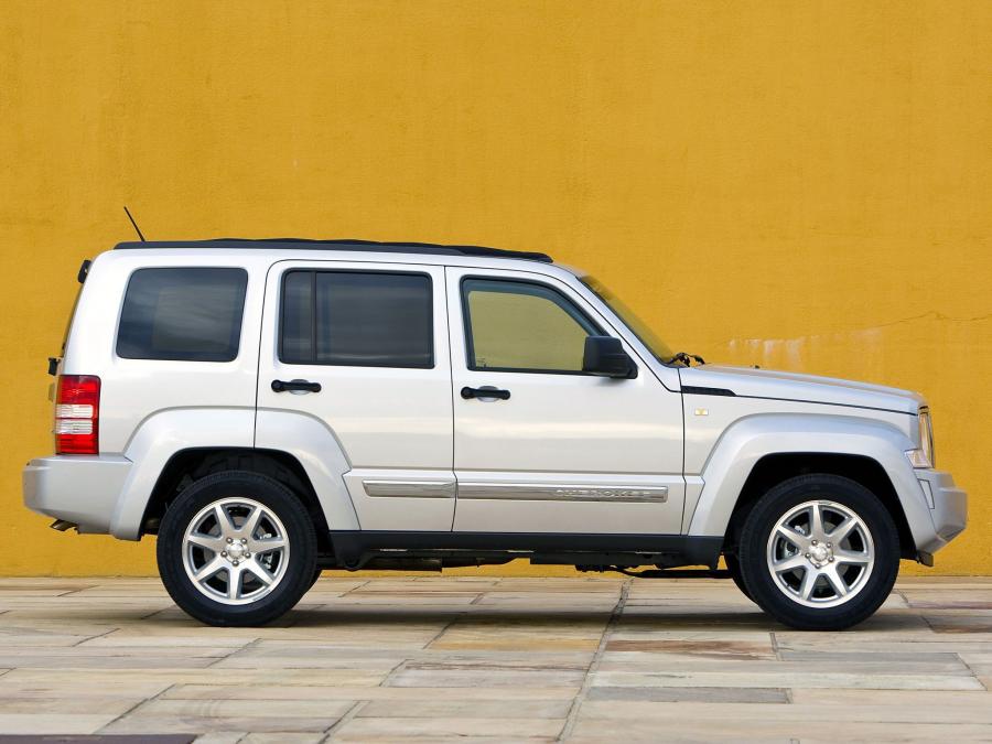 Jeep Cherokee Limited 3.7L (KK) 2007 года  (фото 13 из 31)